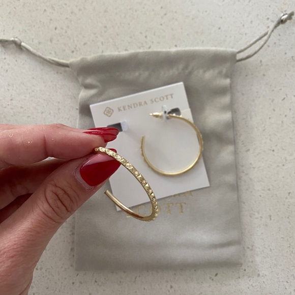 Kendra Scott Jewelry - KENDRA SCOTT Veronica Hoop Earrings In Gold